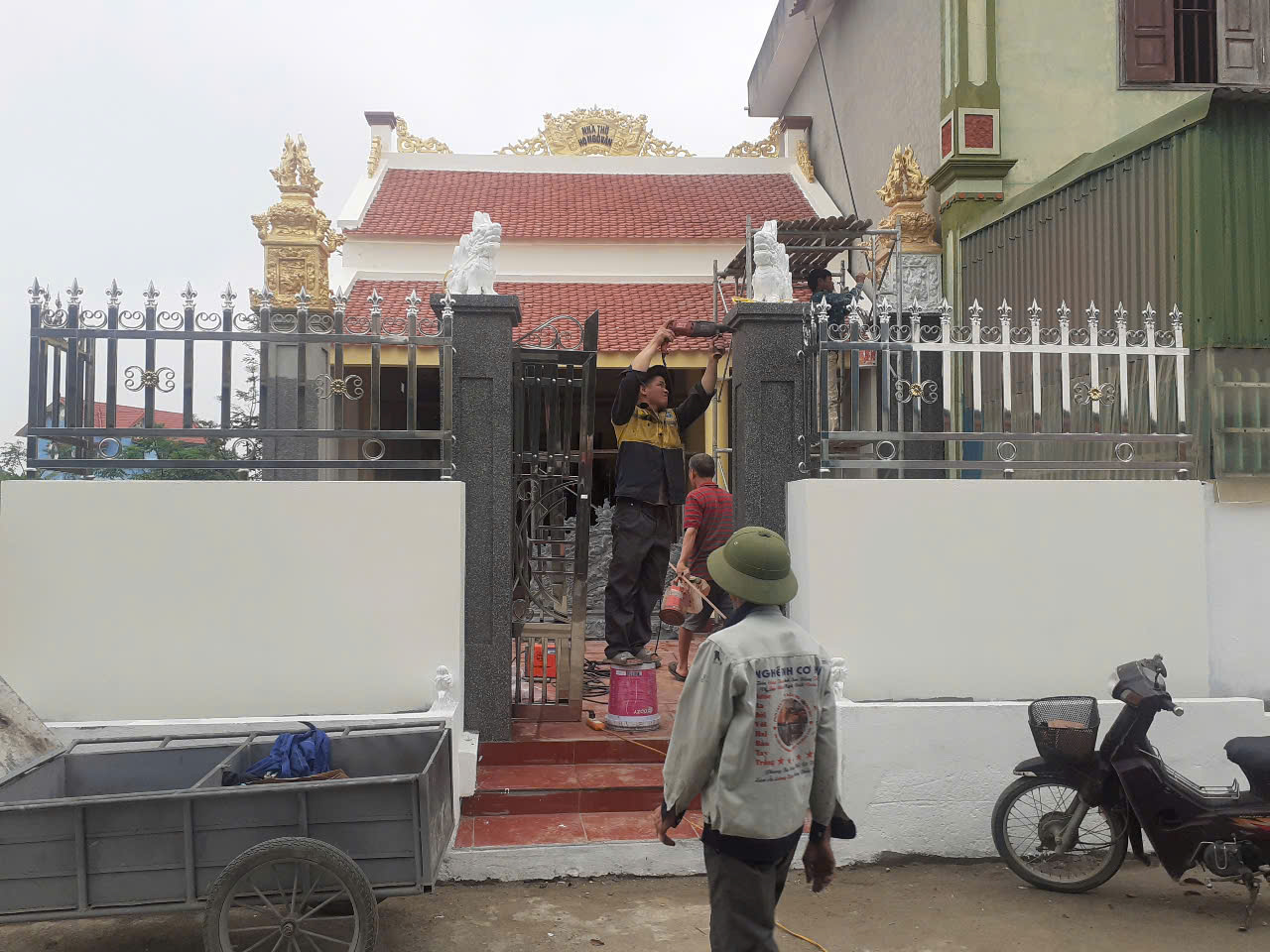 Hình ảnh xây dựng nhà thờ dòng họ Ngô Văn